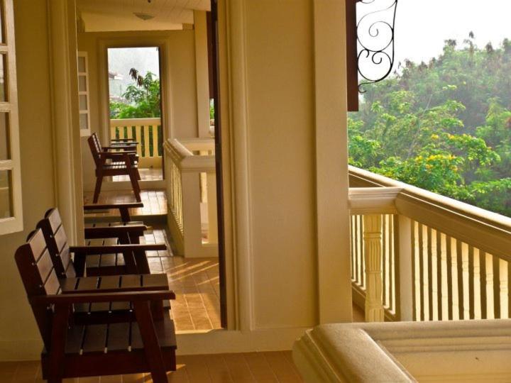 هتل Momchailai River Retreat