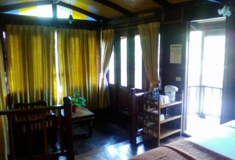 호텔 Momchailai River Retreat