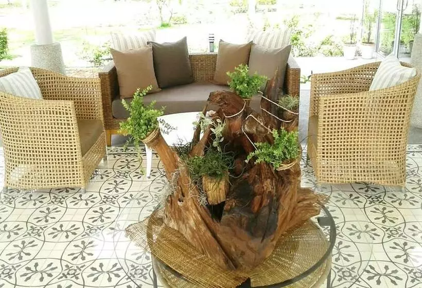 호텔 Nishaville Resort