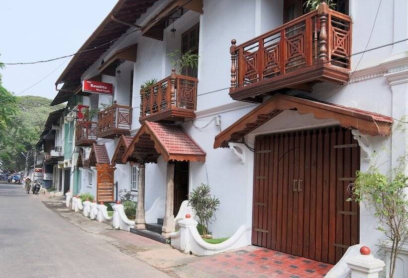 בית מלון כפרי Rossitta Wood Castle