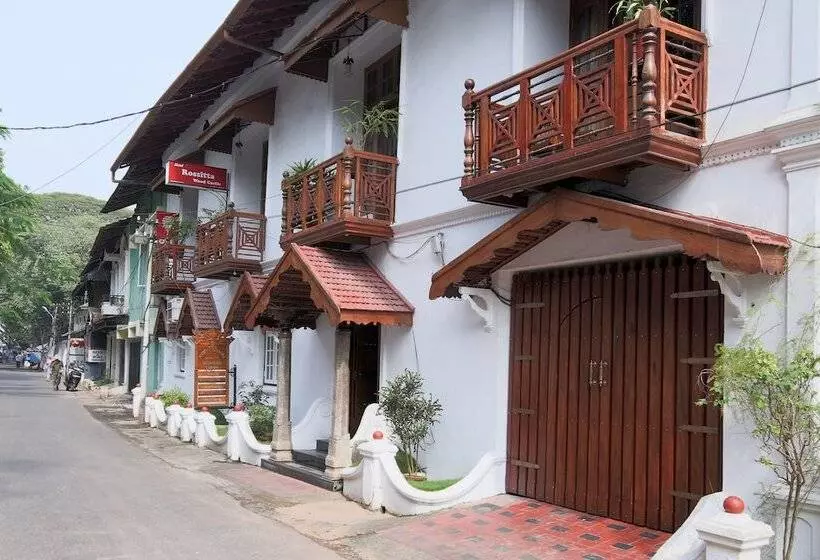 Hotel Rossitta Wood Castle