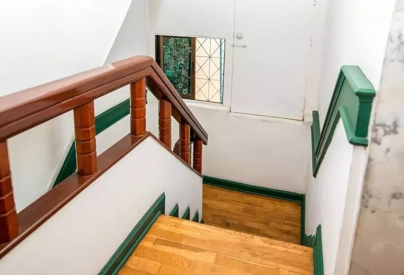 בית מלון כפרי Sm Patong Resort