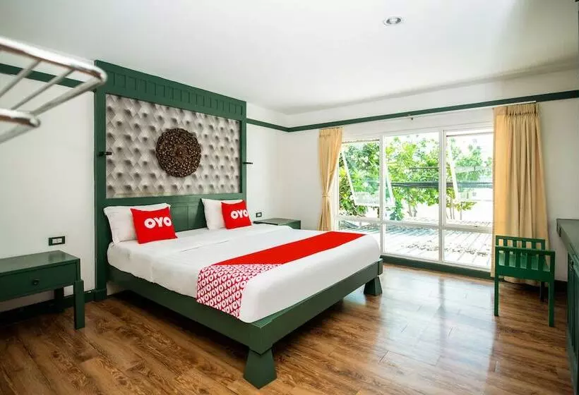 בית מלון כפרי Sm Patong Resort