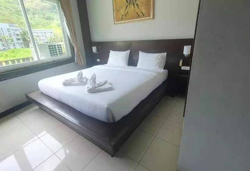 בית מלון כפרי Sm Patong Resort