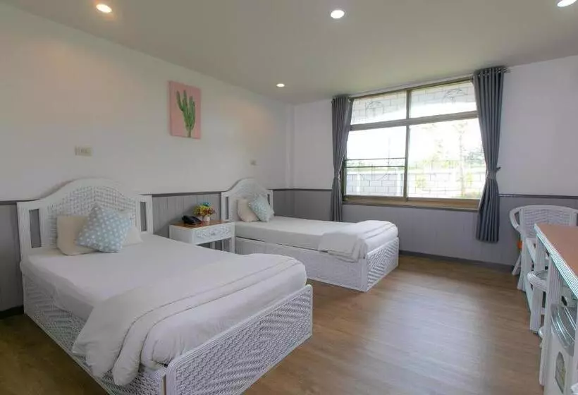 Отель The Mercy