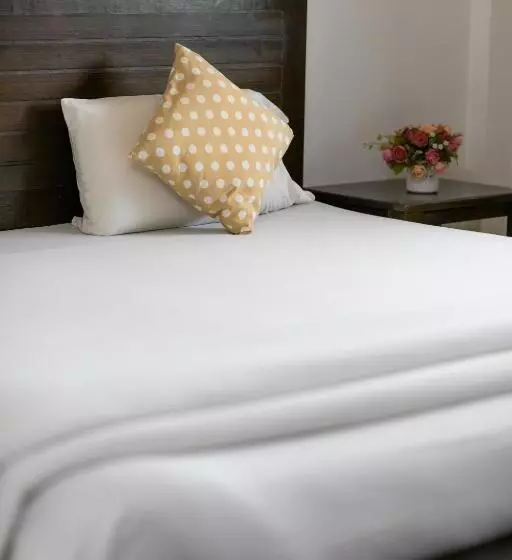 Отель The Mercy