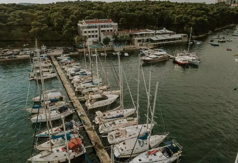 Ribarska Koliba Resort