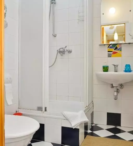 تختخواب و صبحانه Litinterp Guesthouse Vilnius