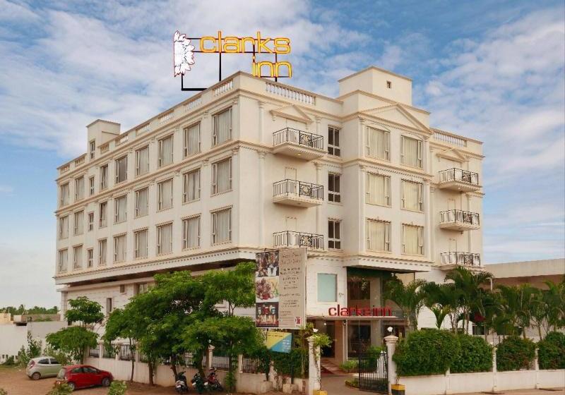 Отель Clarks Inn Airport, Hubli