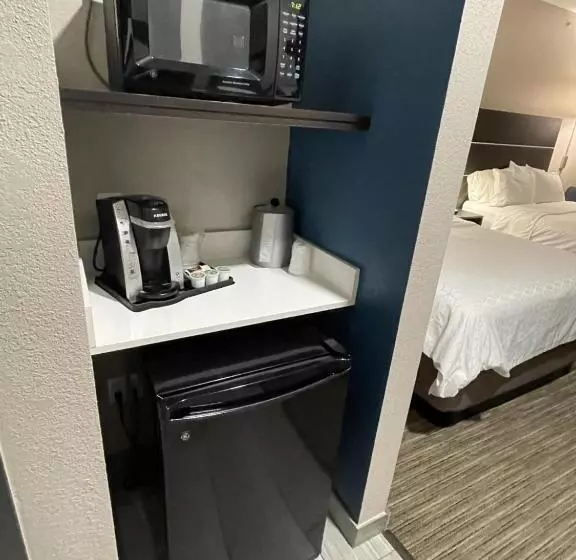 Holiday Inn Express Hotel And Suites Ada, An Ihg