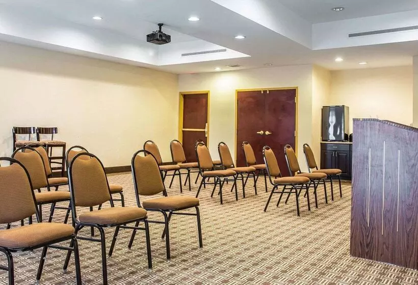 בית מלון כפרי Comfort Suites Rock Hill Manchester Meadows Area