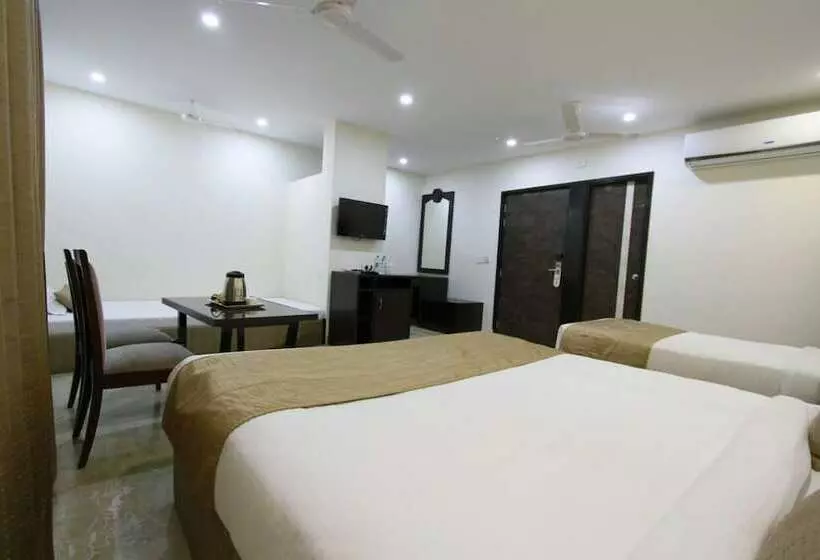 هتل Genx Usha Kiran Agra