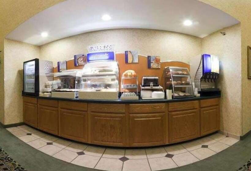 Holiday Inn Express Hotel & Suites Pierre Fort Pierre, An Ihg