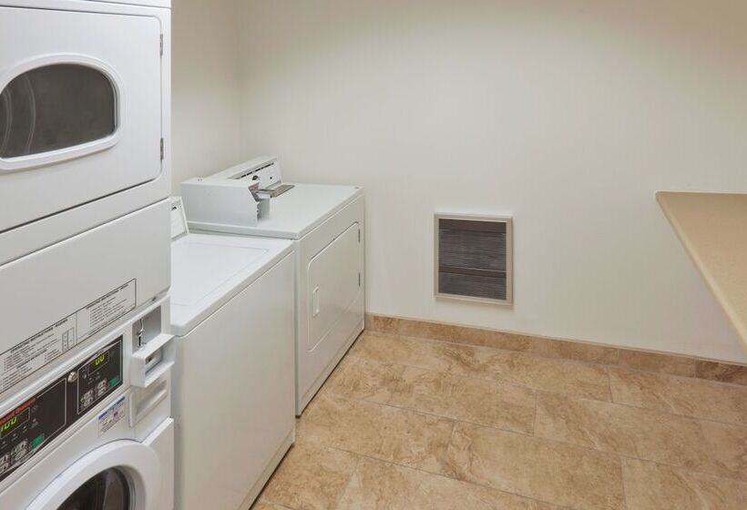 Holiday Inn Express Hotel & Suites Pierre Fort Pierre, An Ihg