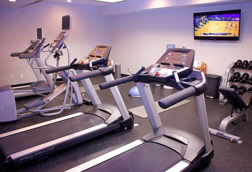 Holiday Inn Express Hotel & Suites Pierre Fort Pierre, An Ihg