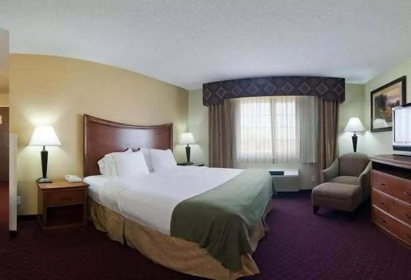 Holiday Inn Express Hotel & Suites Pierre Fort Pierre, An Ihg