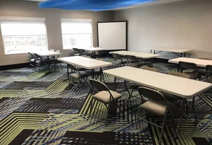 Holiday Inn Express Hotel & Suites Seaside Convention Center, An Ihg