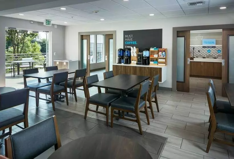 Отель Holiday Inn Express Corvallis On The River, An Ihg