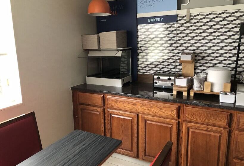 ホテル Holiday Inn Express Mt. Vernon, An Ihg