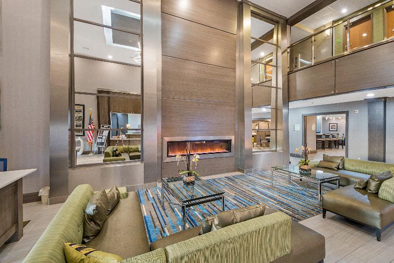 هتل Holiday Inn Longview North, An Ihg