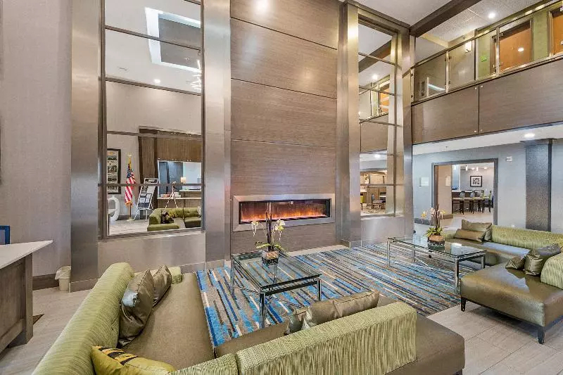 Отель Holiday Inn Longview   North, An Ihg