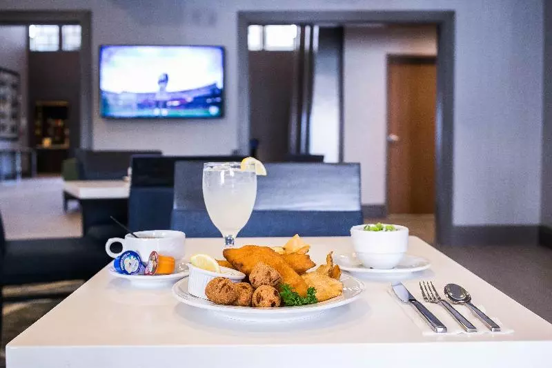 Отель Holiday Inn Longview   North, An Ihg