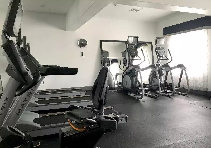 Отель Holiday Inn Longview   North, An Ihg