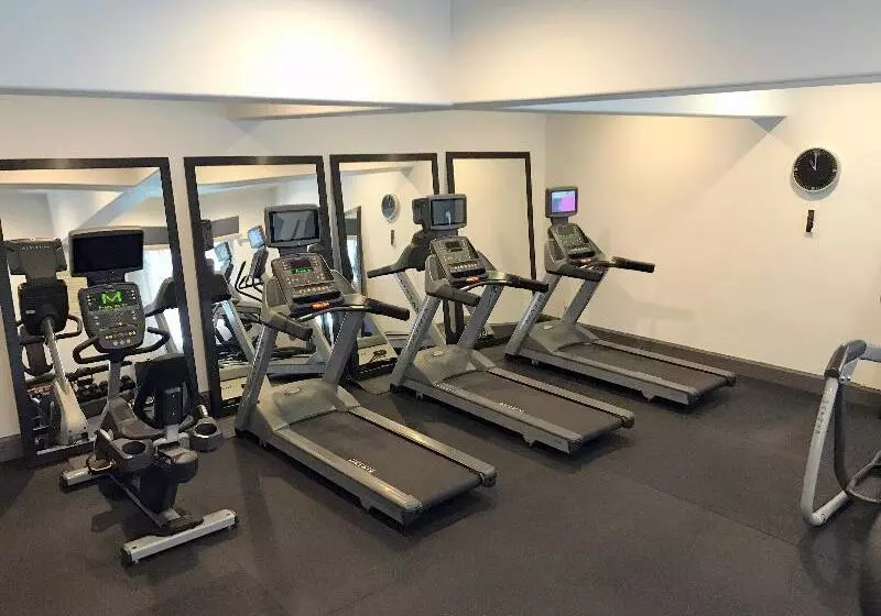 Отель Holiday Inn Longview   North, An Ihg