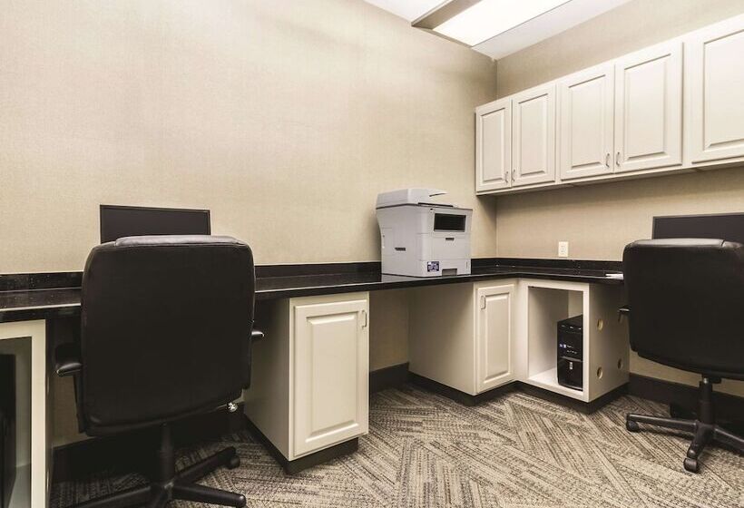 فندق La Quinta By Wyndham Fargo Medical Center