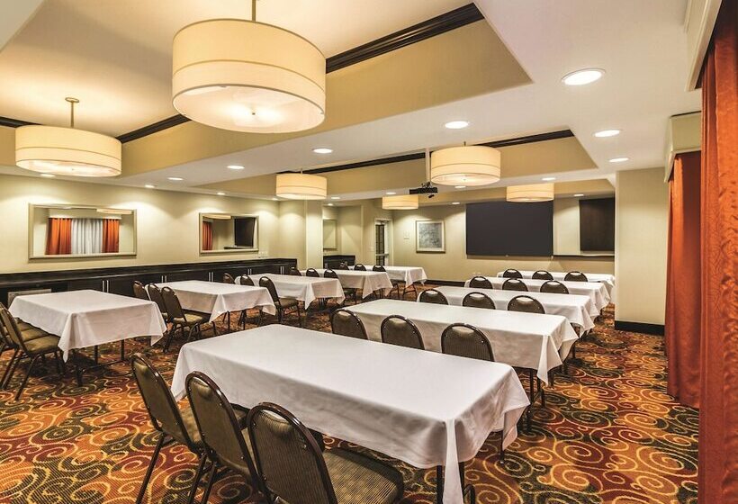 فندق La Quinta By Wyndham Fargo Medical Center