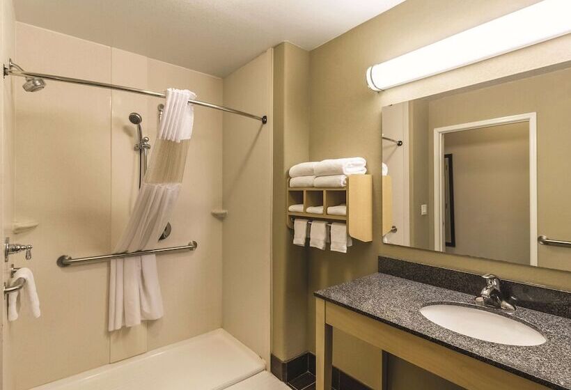 فندق La Quinta By Wyndham Fargo Medical Center