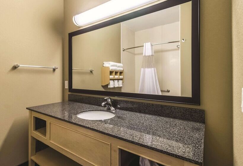 فندق La Quinta By Wyndham Fargo Medical Center