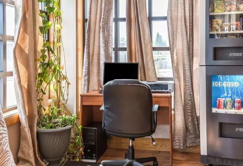 ホテル Rodeway Inn Billings Logan Intl Airport Near St Vincent Hospital