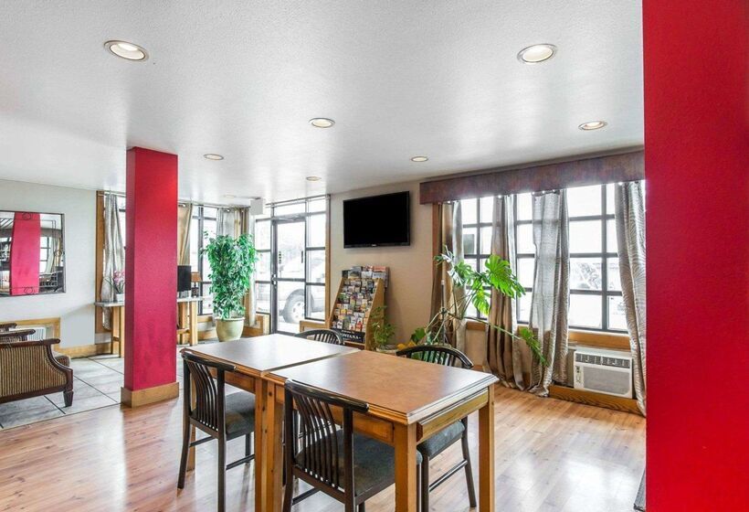 בית מלון כפרי Rodeway Inn Billings Logan Intl Airport Near St Vincent Hospital