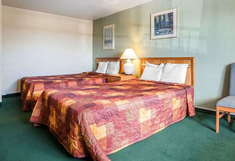 בית מלון כפרי Rodeway Inn Billings Logan Intl Airport Near St Vincent Hospital
