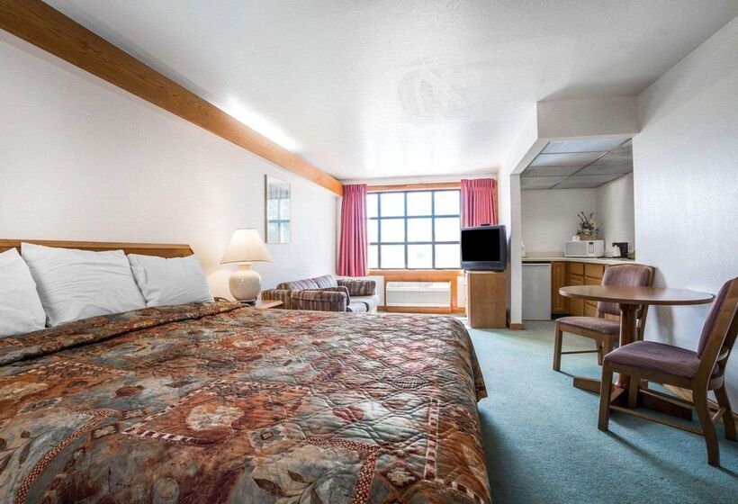 בית מלון כפרי Rodeway Inn Billings Logan Intl Airport Near St Vincent Hospital