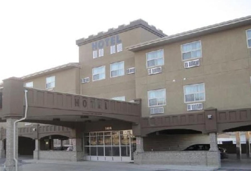 هتل Super 8 By Wyndham Saskatoon Near Downtown