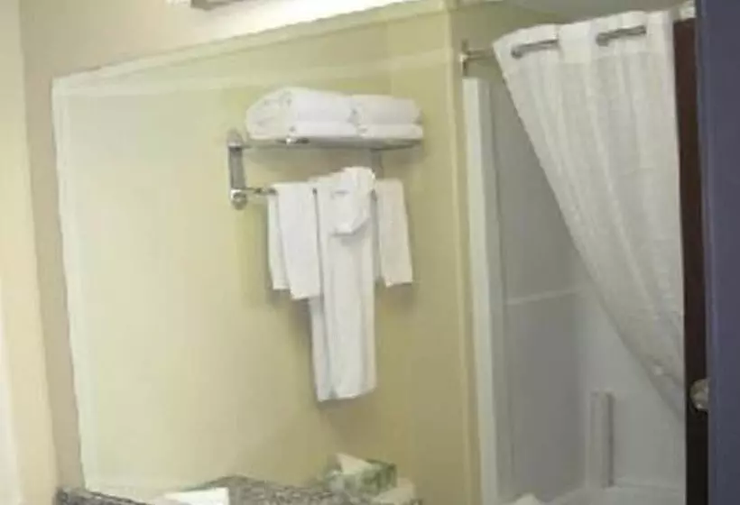 Hotel Super 8 By Wyndham Saskatoon Near Downtown