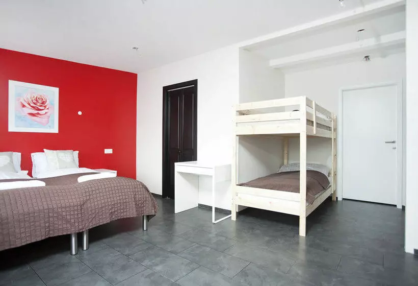 هتل Thor Guesthouse  Skolavordustigur