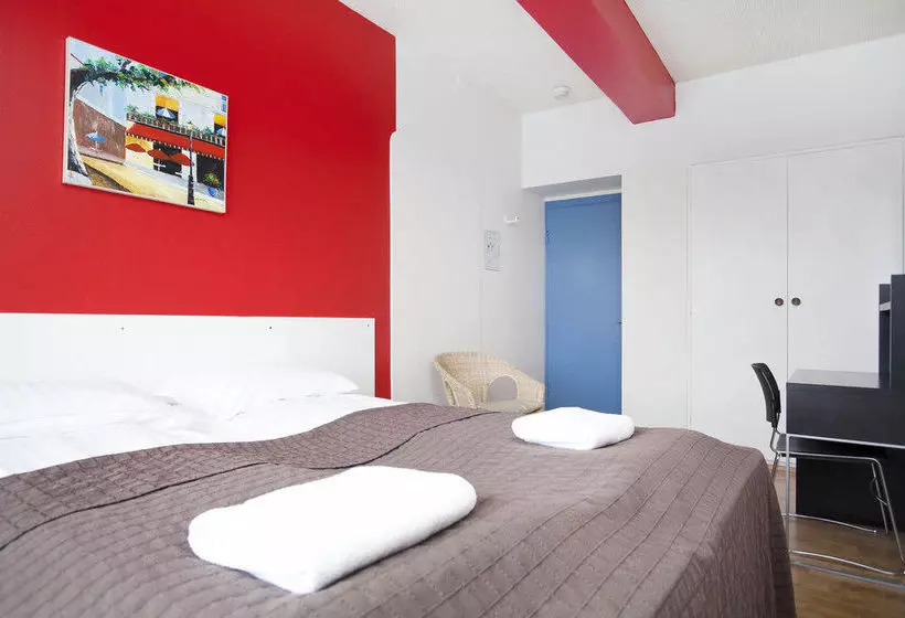 هتل Thor Guesthouse  Skolavordustigur