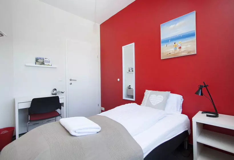 هتل Thor Guesthouse  Skolavordustigur