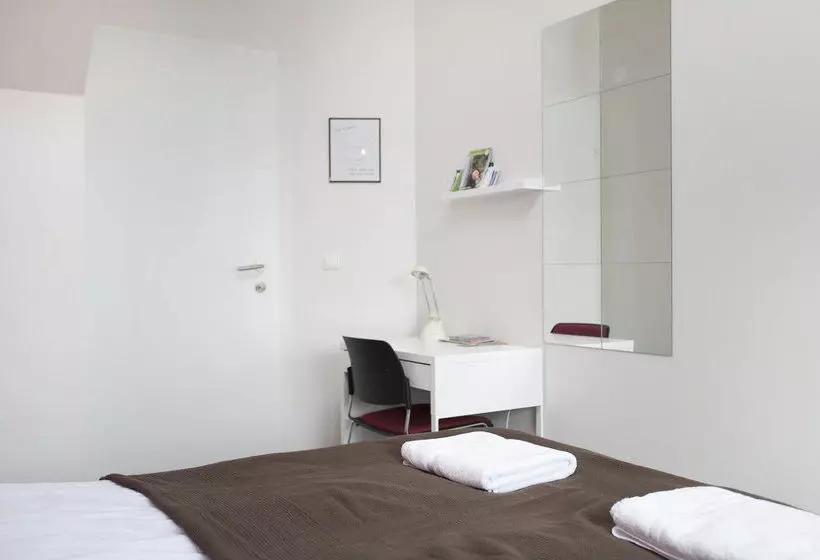 هتل Thor Guesthouse  Skolavordustigur
