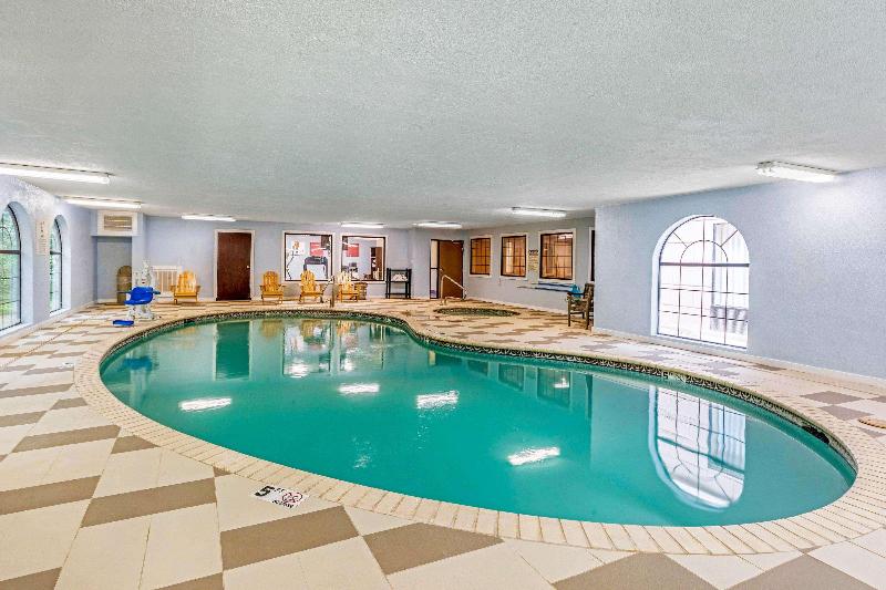 فندق Comfort Suites