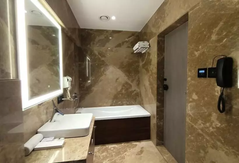 هتل Highway Inn Andheri East