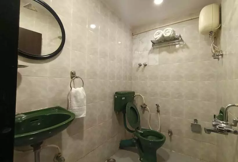 هتل Highway Inn Andheri East