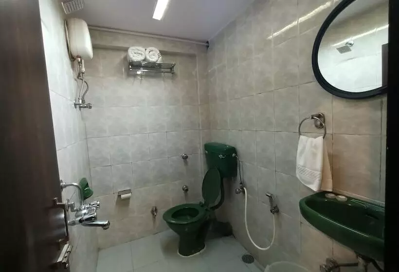 هتل Highway Inn Andheri East
