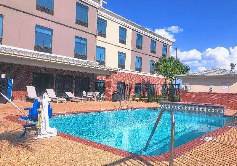 בית מלון כפרי Holiday Inn Express & Suites Hearne By Ihg