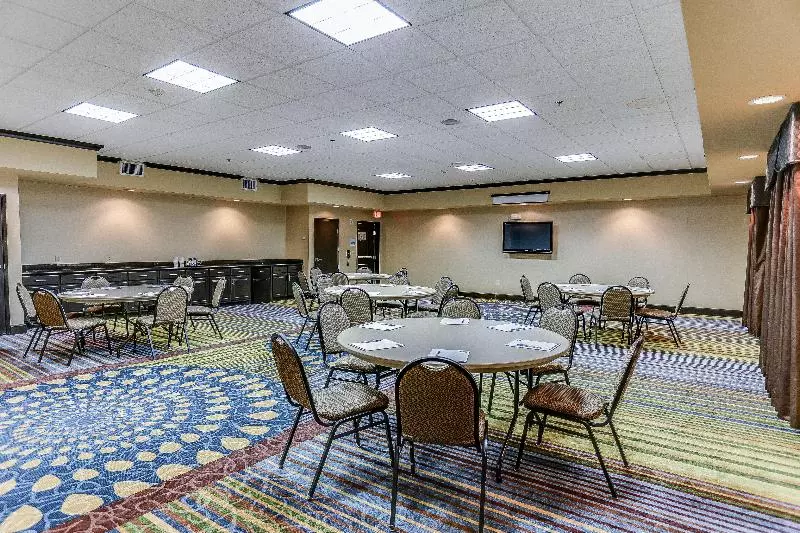 Holiday Inn Express Hotel & Suites Huntsville, An Ihg