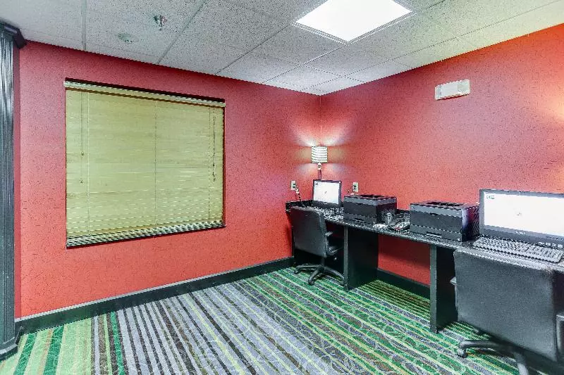 Holiday Inn Express Hotel & Suites Huntsville, An Ihg