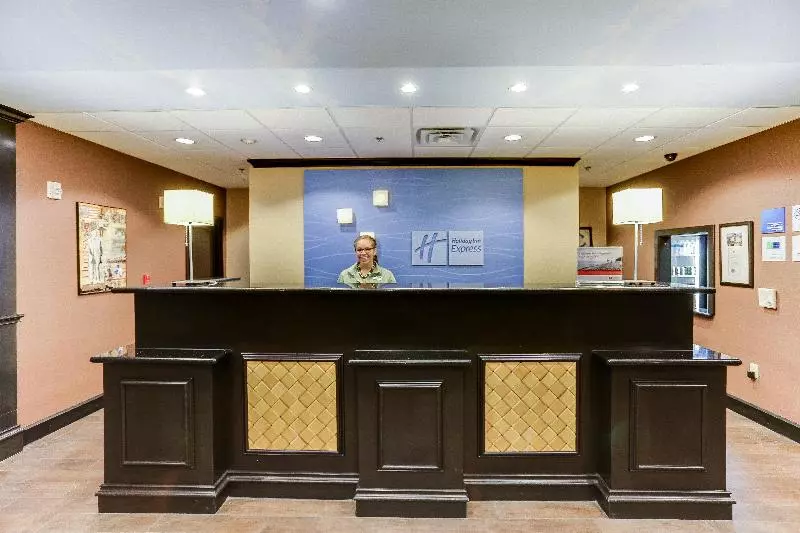 Holiday Inn Express Hotel & Suites Huntsville, An Ihg